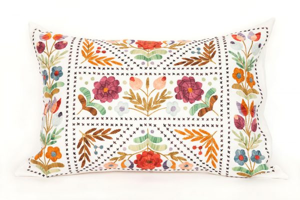 Almohadon Milagros Crewel